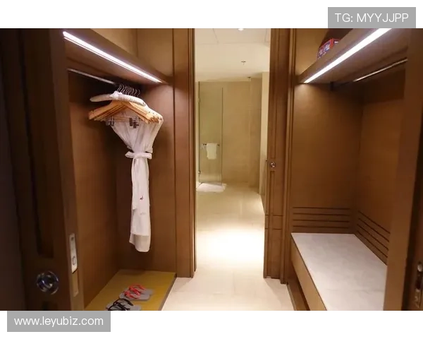 孔令辉当年住酒店连拖鞋都要自带，现在住套房连浴缸都懒得泡