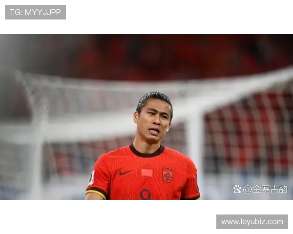 张玉宁比赛状态跟假日度假似的，球场上还这么悠哉？