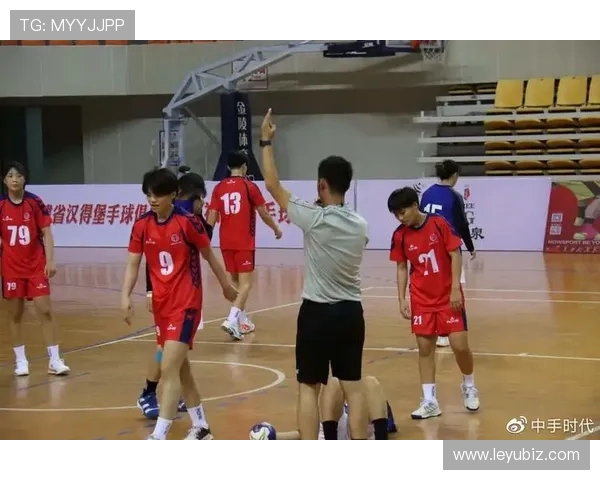 手臂自然位置怎么判？手球犯规的边界在哪里